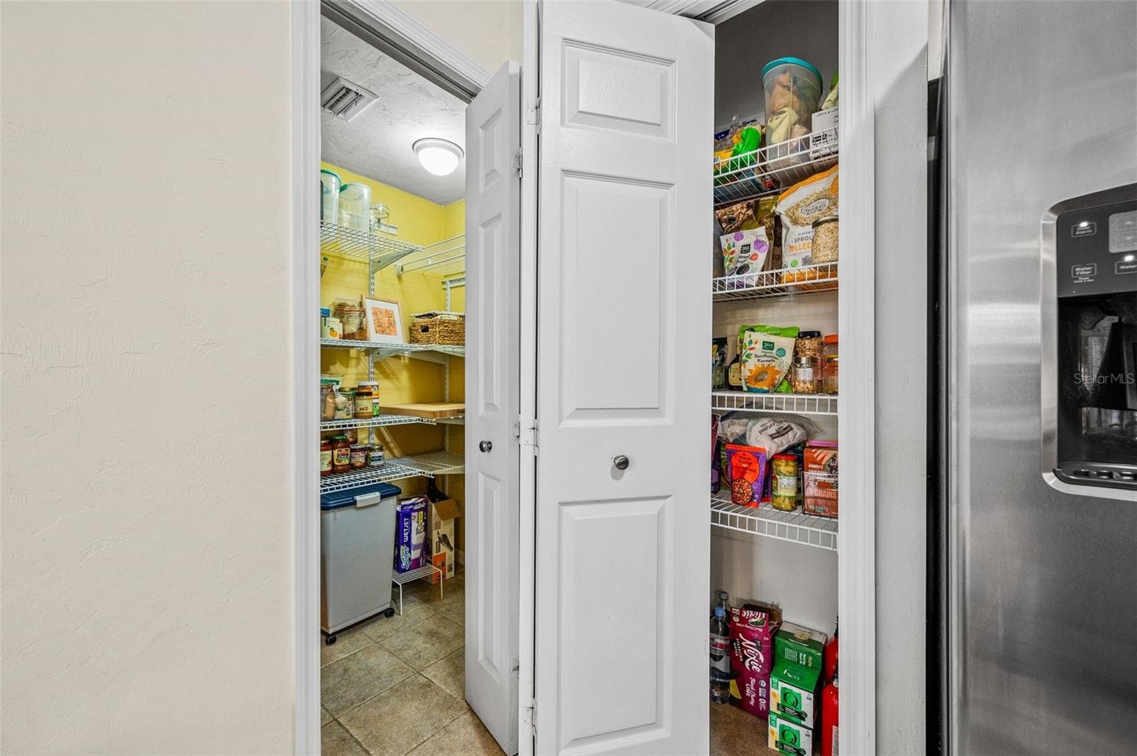 Double pantries for added storage - 11550 NW 17TH PL, GAINESVILLE