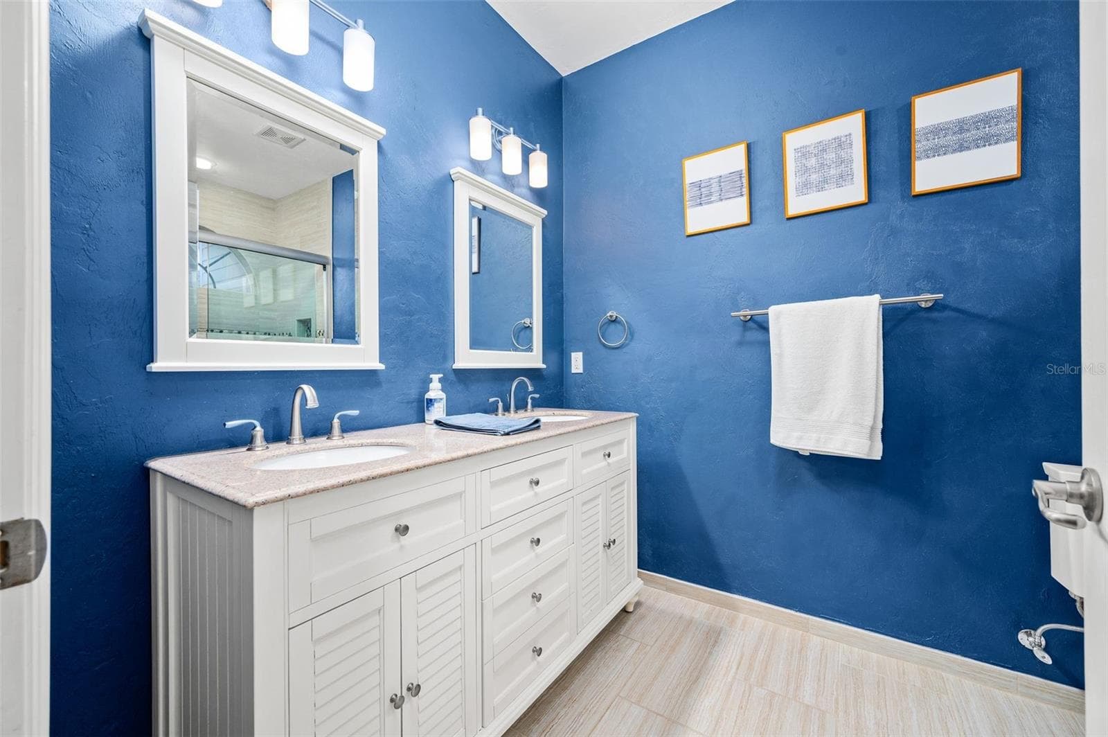 Primary bathroom - 11550 NW 17TH PL, GAINESVILLE