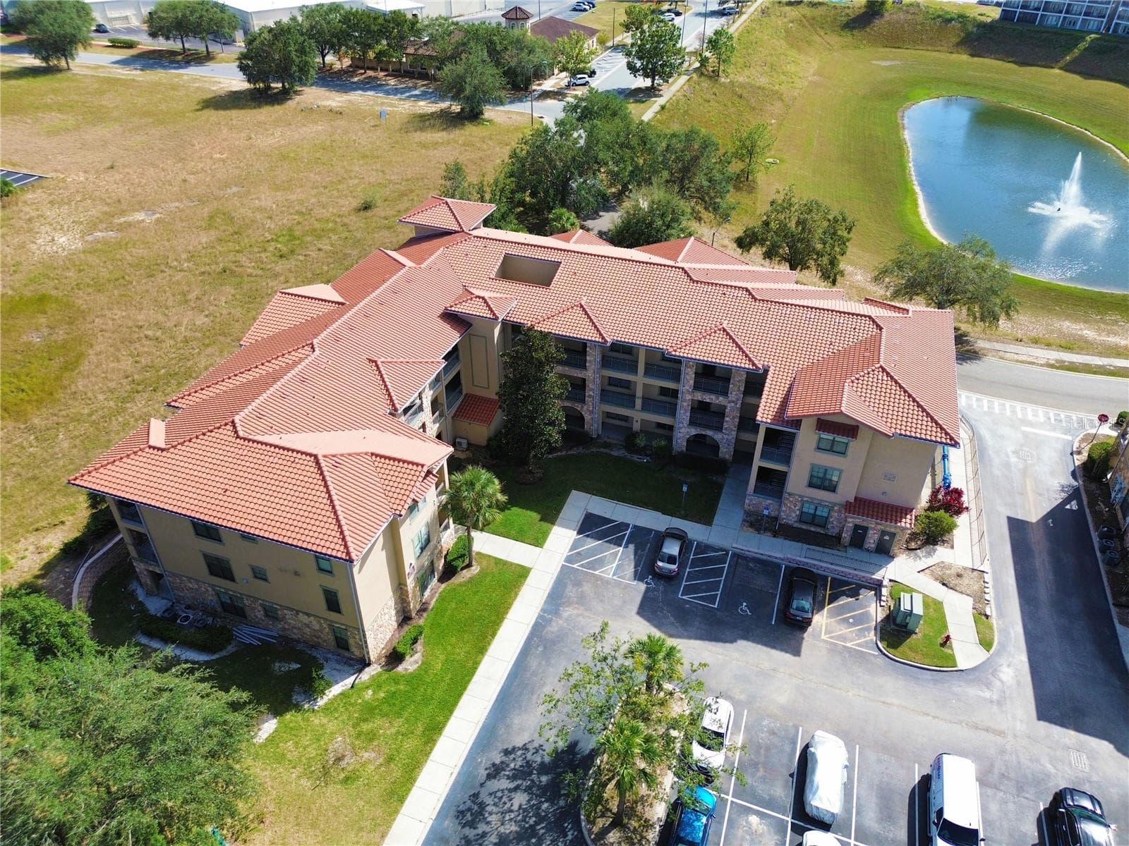 Condominium at 909 CHARO PKWY #1016, DAVENPORT, photo 14 of 33
