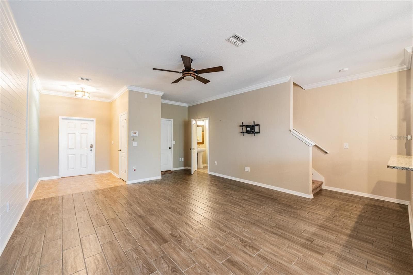 Townhouse at 12039 GREENGATE DR, HUDSON, photo 6 of 35