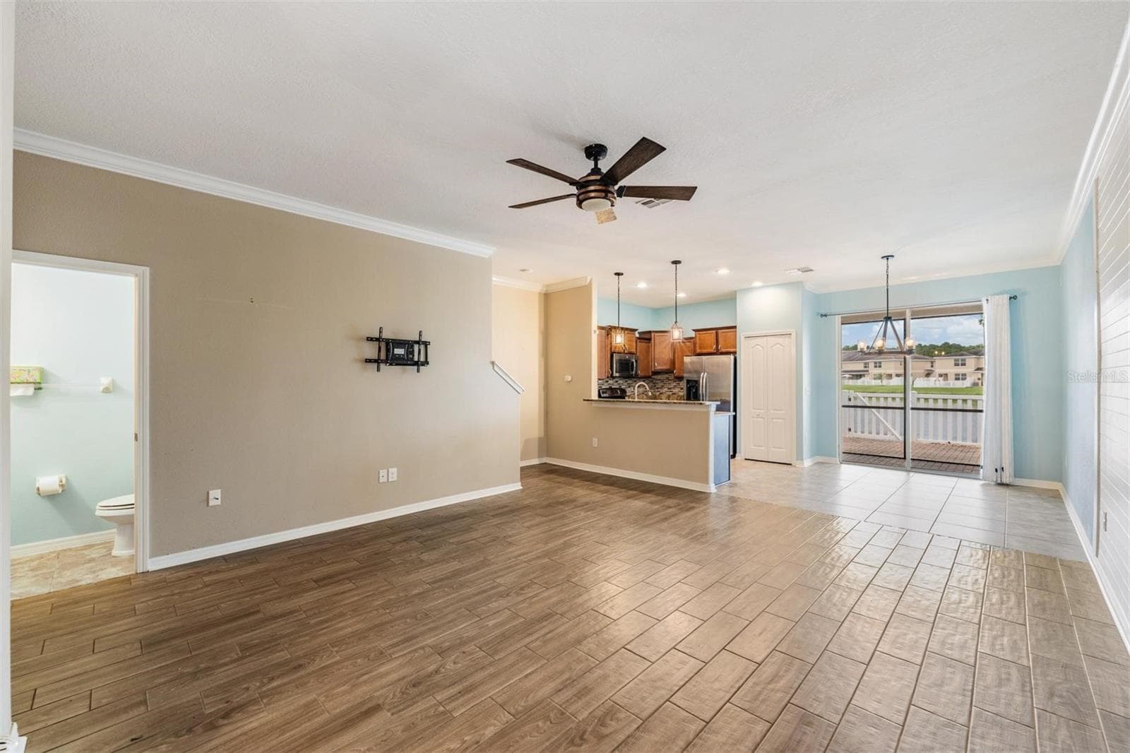 Townhouse at 12039 GREENGATE DR, HUDSON, photo 8 of 35