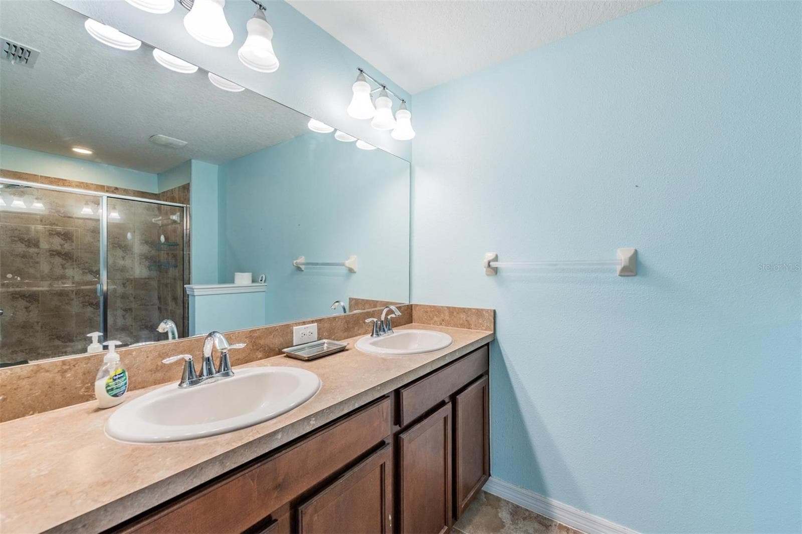 Townhouse at 12039 GREENGATE DR, HUDSON, photo 18 of 35