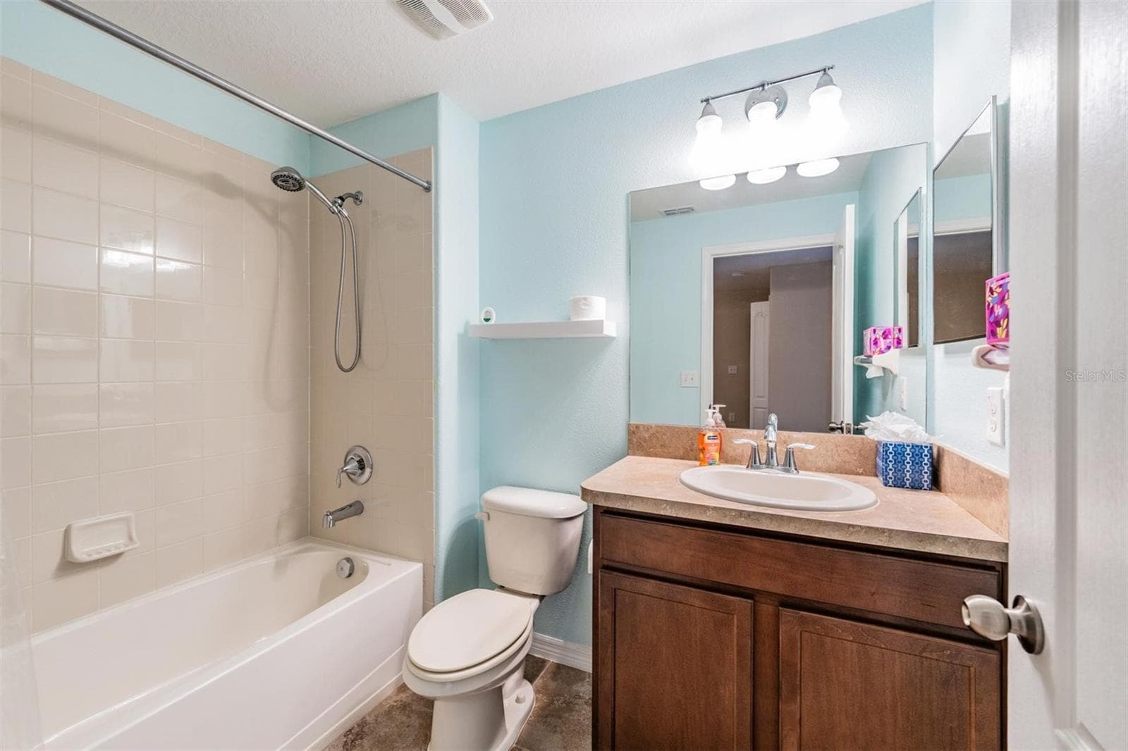Townhouse at 12039 GREENGATE DR, HUDSON, photo 22 of 35