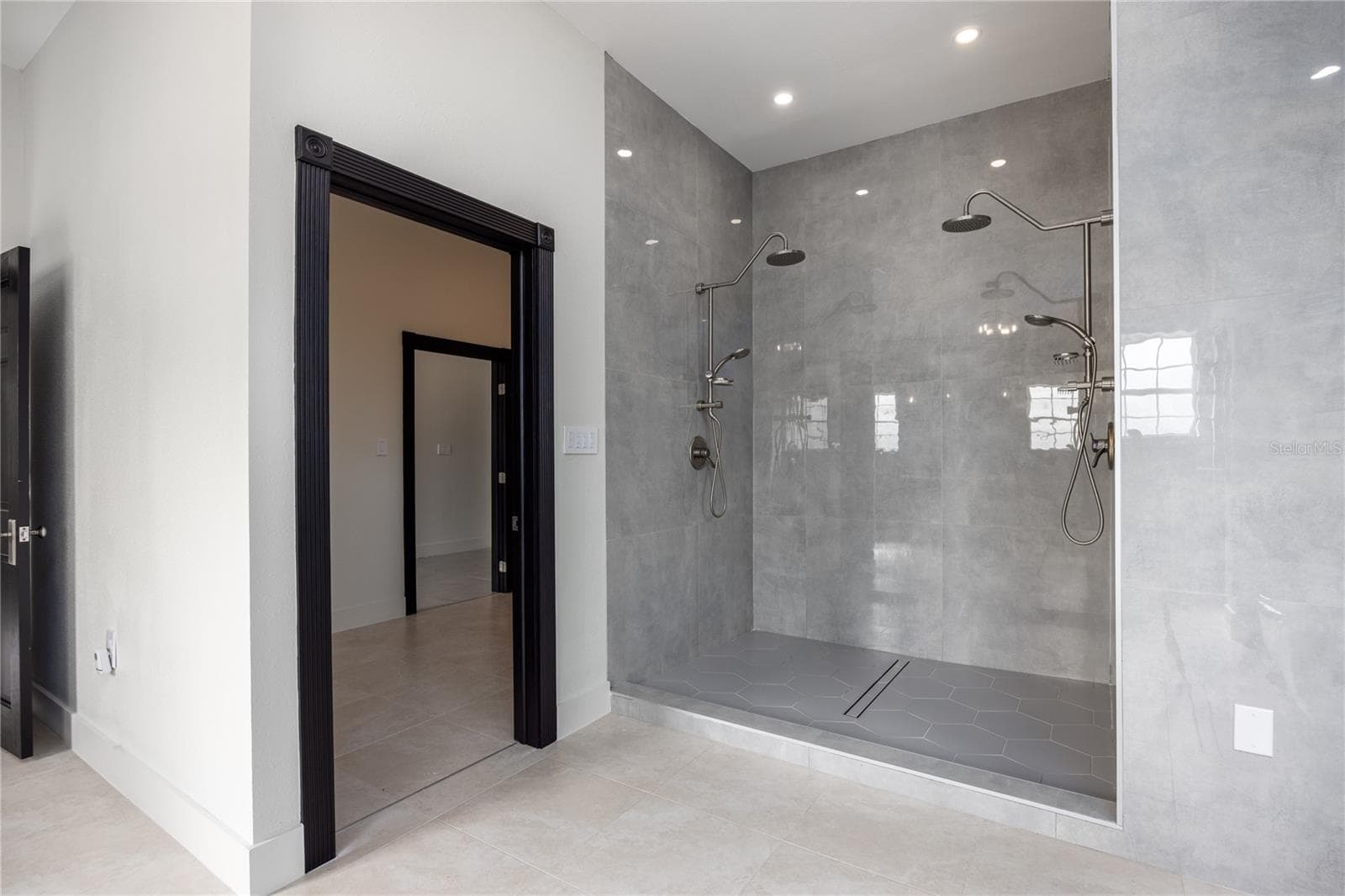 Primary Shower - 12456 155TH PL, LIVE OAK