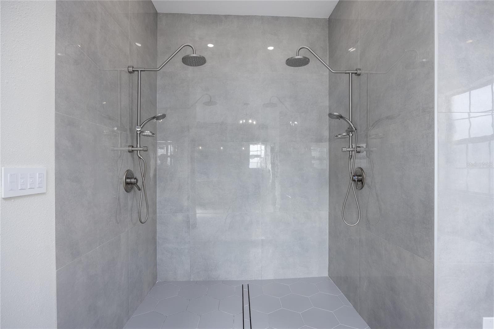 Primary Shower with Dual shower heads - 12456 155TH PL, LIVE OAK