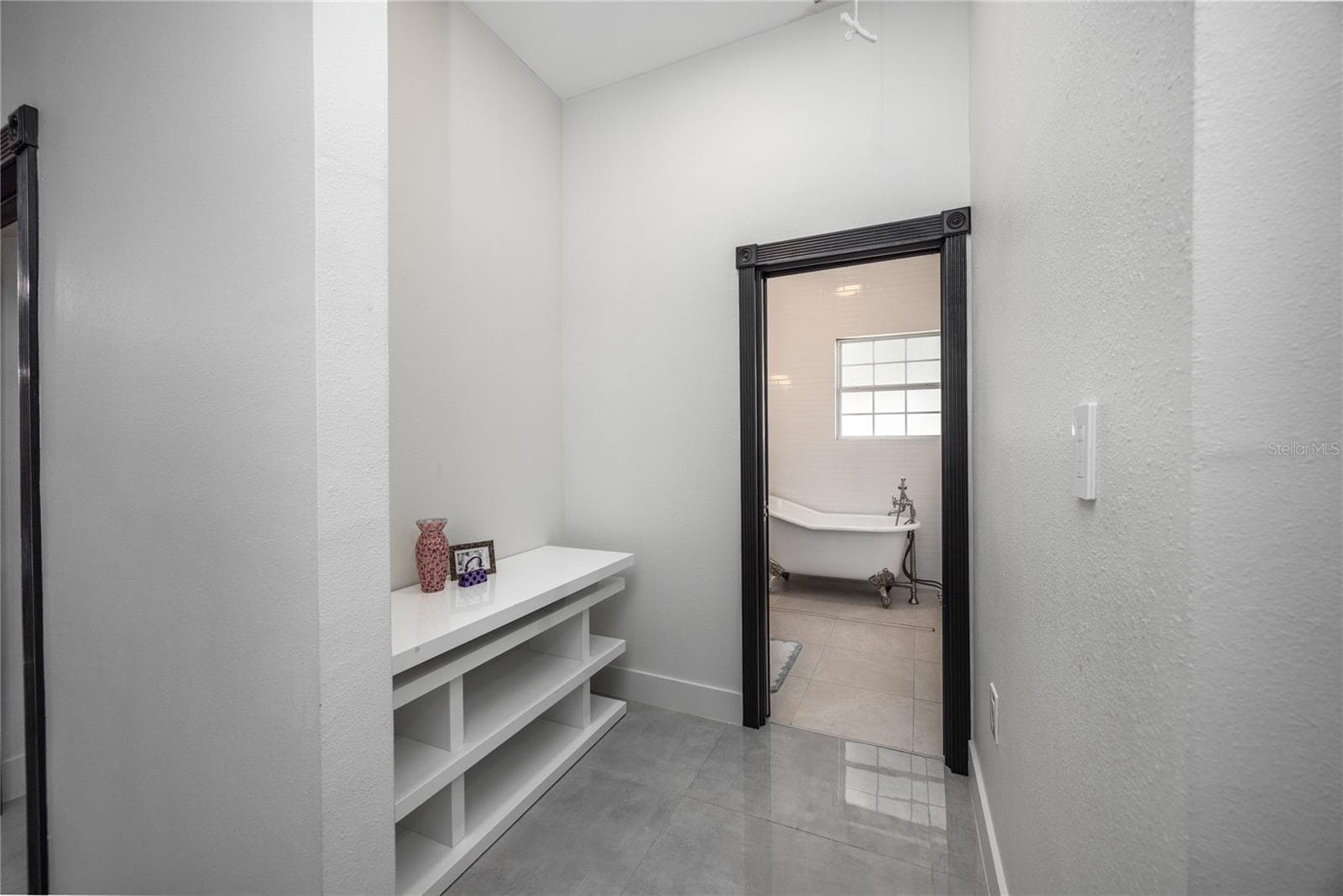 Bath 2 Foyer - 12456 155TH PL, LIVE OAK