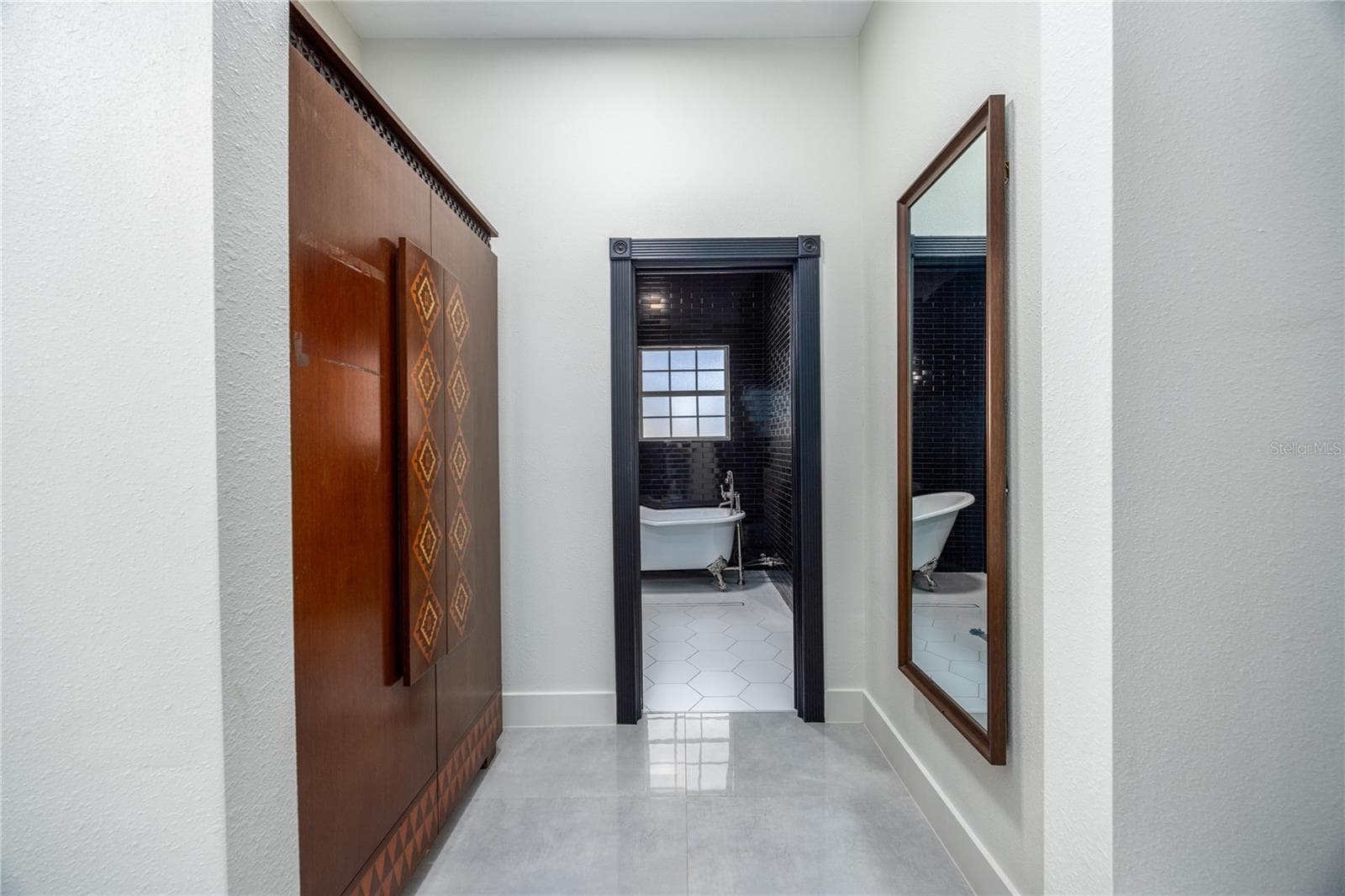 Bath 3 Foyer - 12456 155TH PL, LIVE OAK