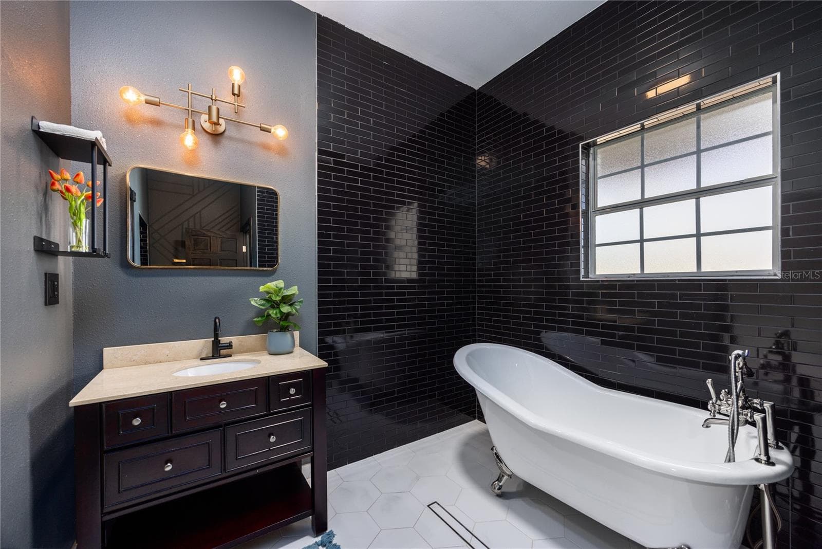 Bath 3 Clawfoot tub and vanity - 12456 155TH PL, LIVE OAK