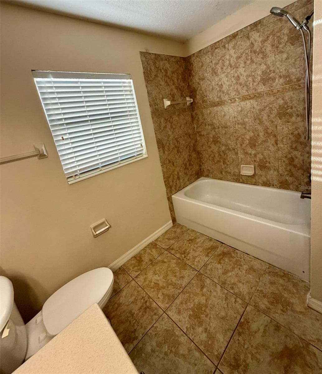 upstairs bathroom - 6224 ZANE DR, MOUNT DORA