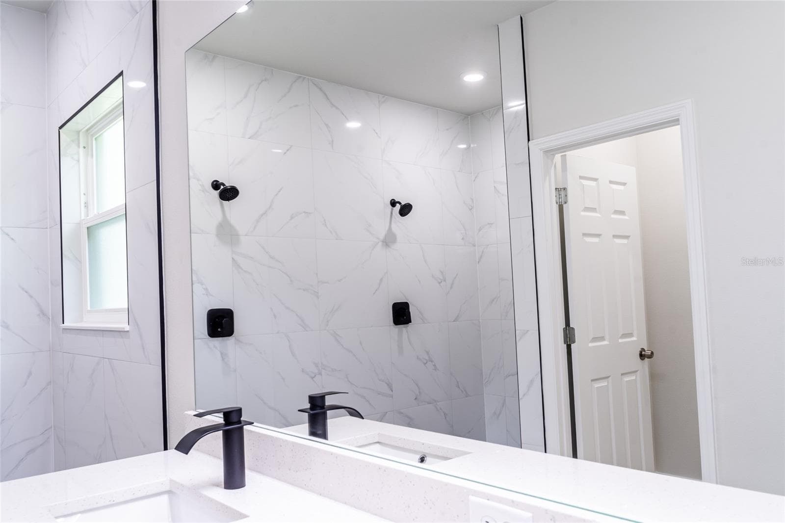 Double shower and separate toilet room - 10955 N DRAGONIS DR, CITRUS SPRINGS