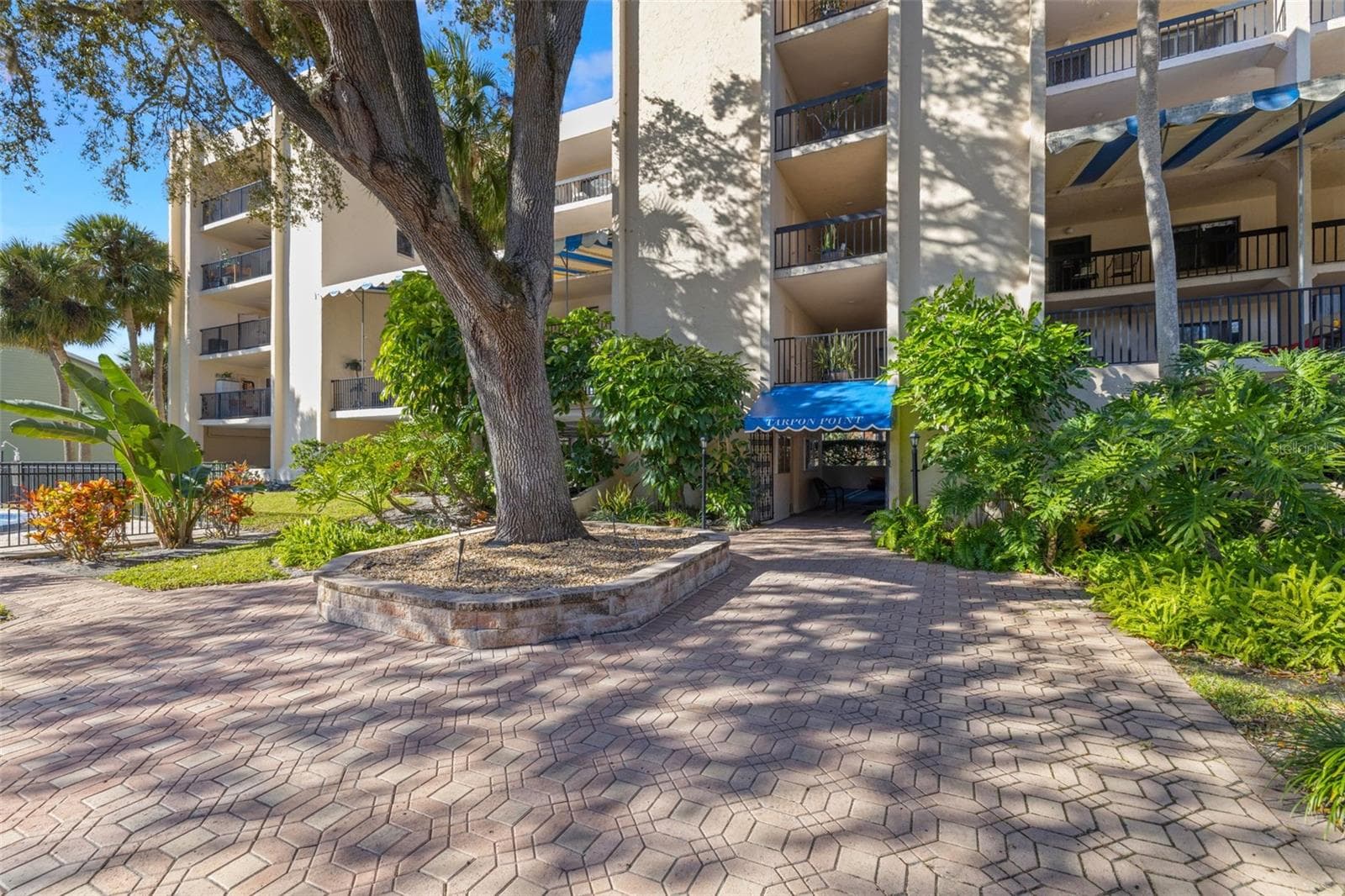 Condominium at 402 TARPON PT, TARPON SPRINGS, photo 3 of 29