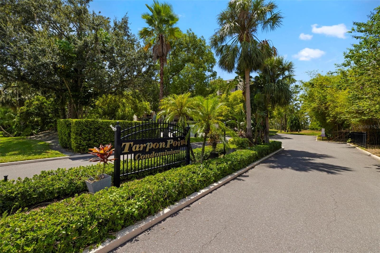Condominium at 402 TARPON PT, TARPON SPRINGS, photo 5 of 29