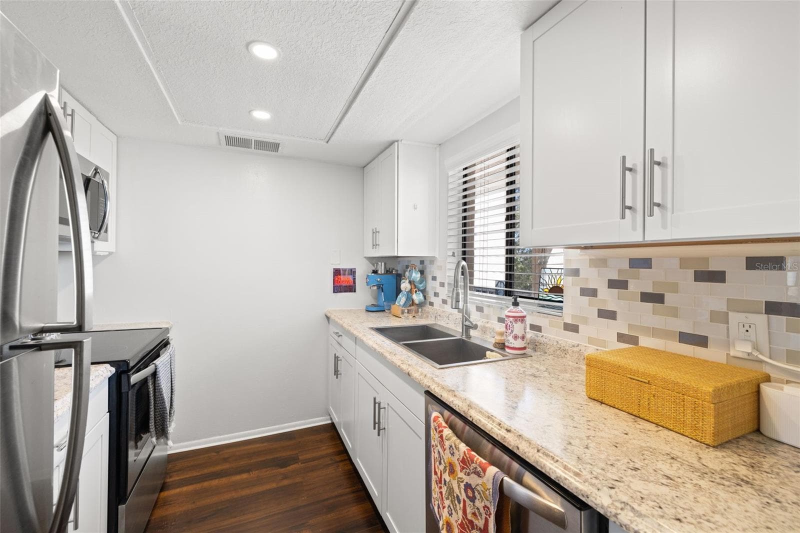 Condominium at 402 TARPON PT, TARPON SPRINGS, photo 7 of 29