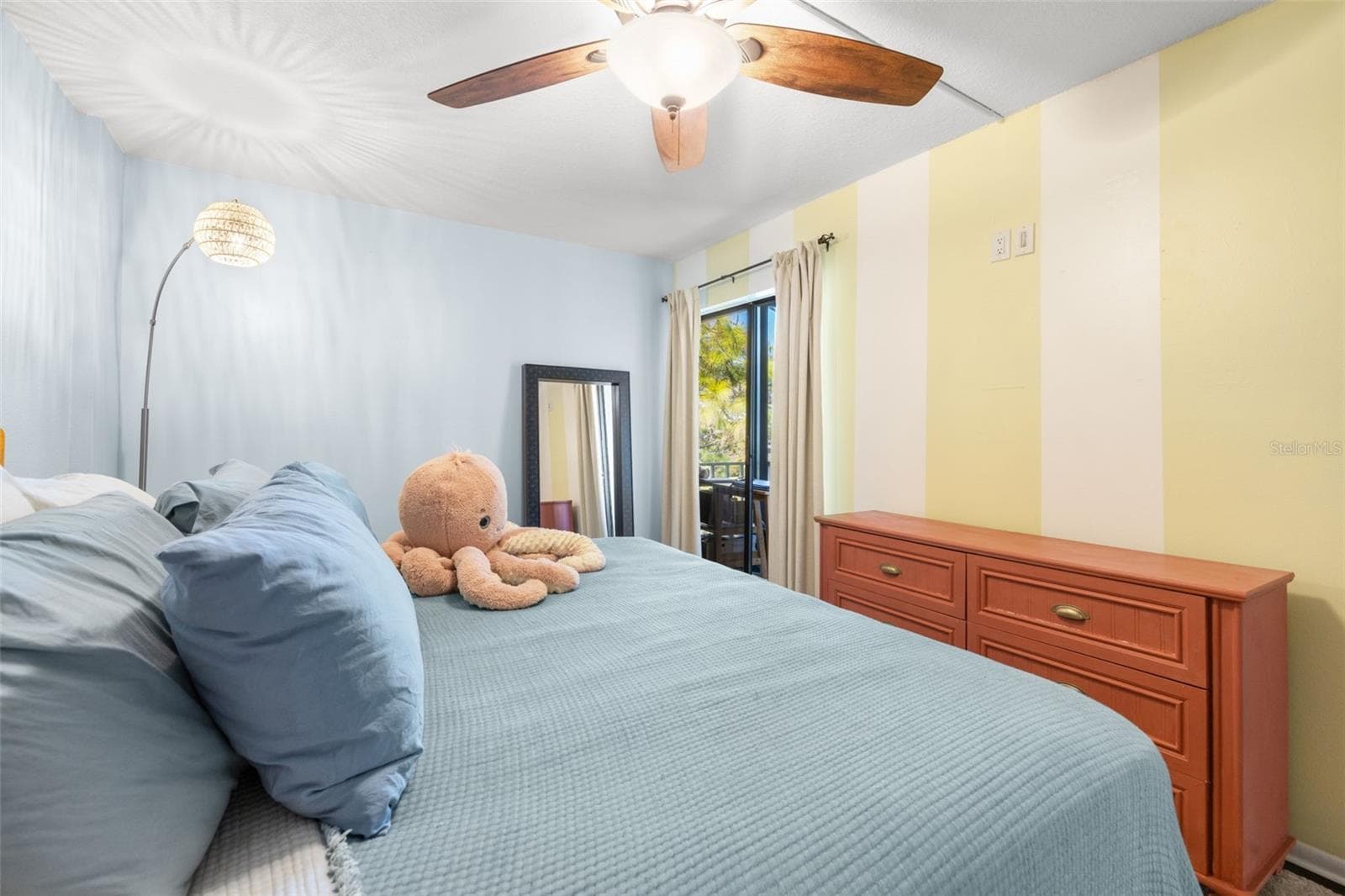 Condominium at 402 TARPON PT, TARPON SPRINGS, photo 14 of 29