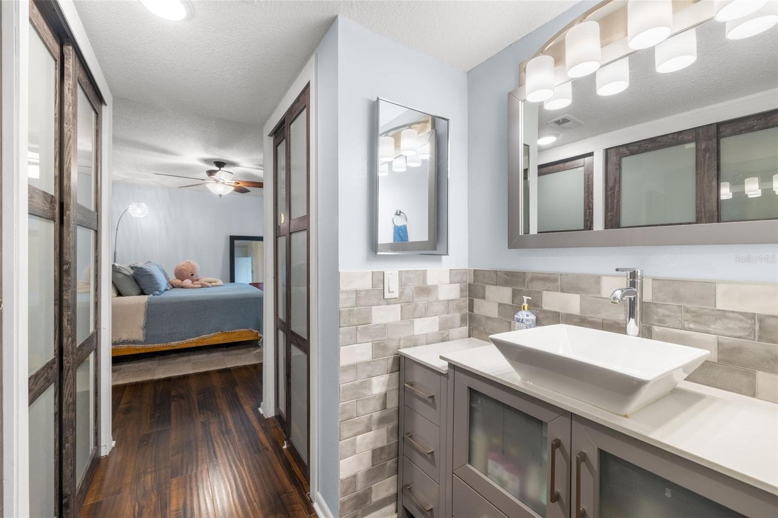 Condominium at 402 TARPON PT, TARPON SPRINGS, photo 17 of 29