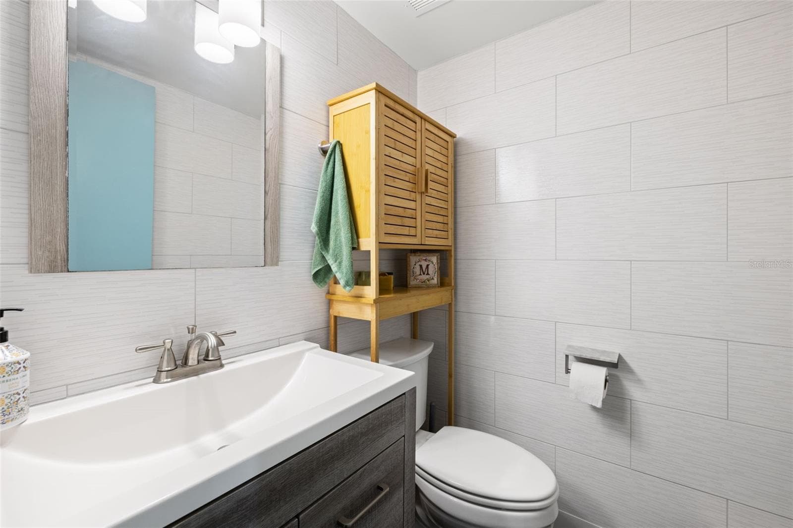 Condominium at 402 TARPON PT, TARPON SPRINGS, photo 19 of 29