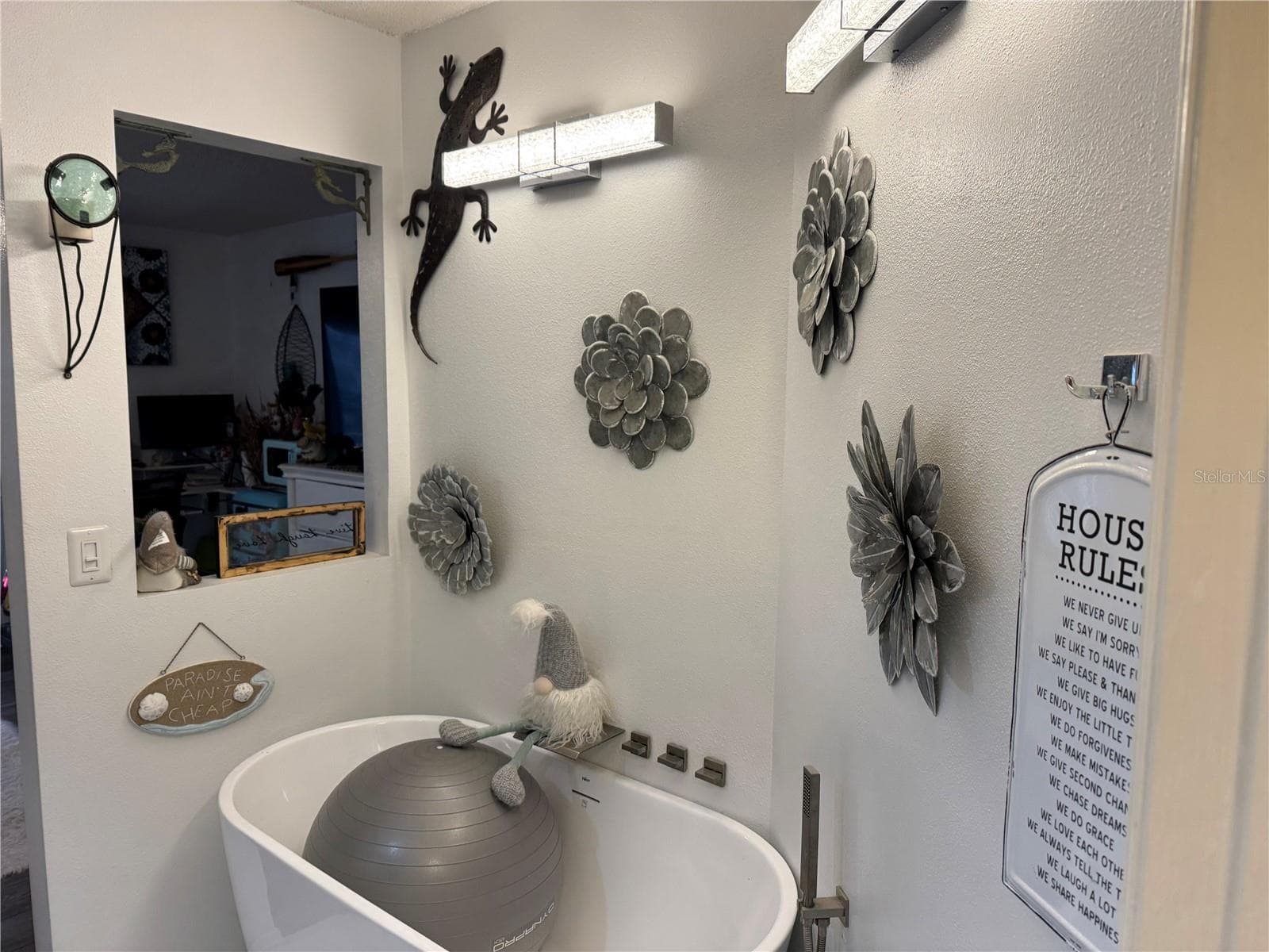 Soaker Tub with Walk in Closet - 2111 VISTA DEL SOL CIR #403, LUTZ