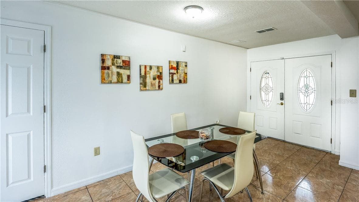 Single Family Residence at 2721 RAEFORD RD, ORLANDO, photo 7 of 39