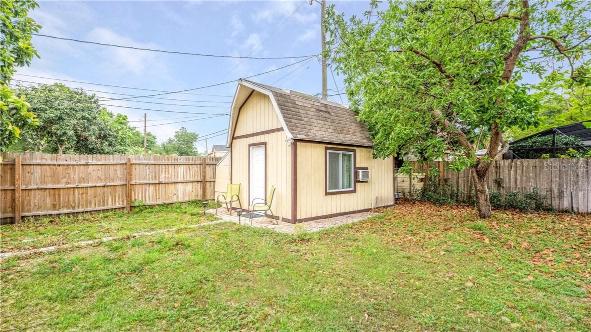 TINY HOUSE IN THE BACKYARD - 2721 RAEFORD RD, ORLANDO