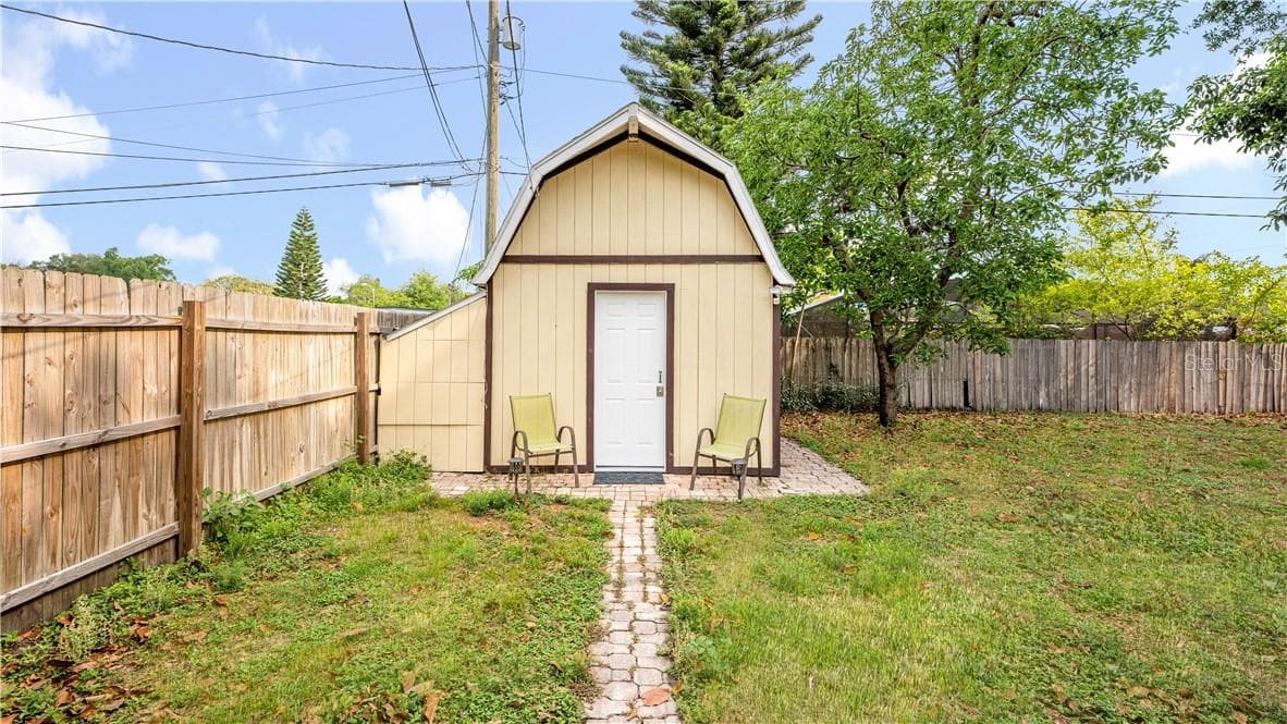Single Family Residence at 2721 RAEFORD RD, ORLANDO, photo 18 of 39