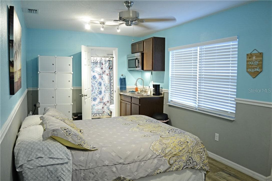BRAND NEW SECOND MASTER BEDROOM WITH FULL BATHROOM AND WET BAR! - 2721 RAEFORD RD, ORLANDO