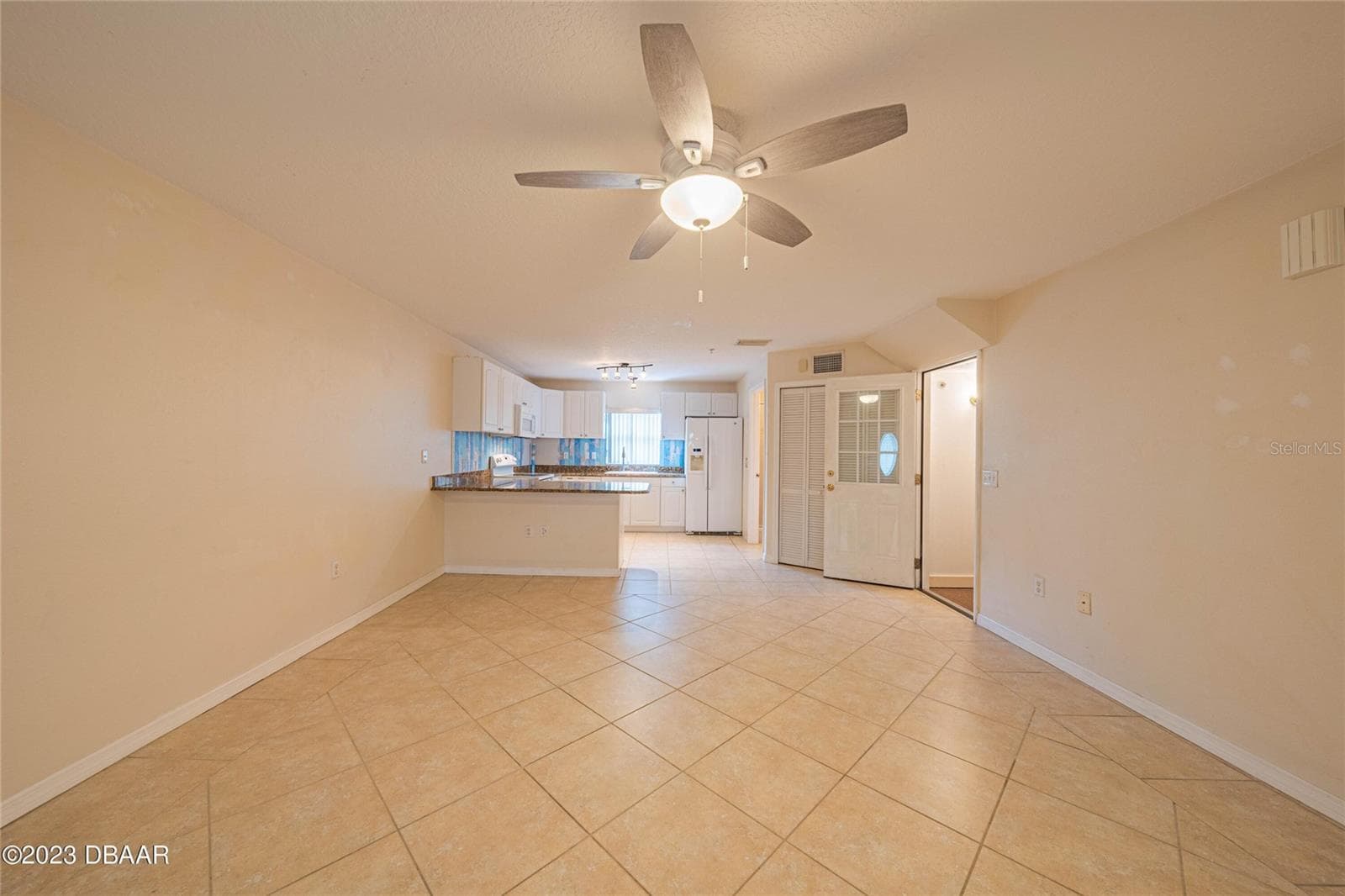 Condominium at 3733 CARDINAL BLVD #2, DAYTONA BEACH, photo 7 of 36