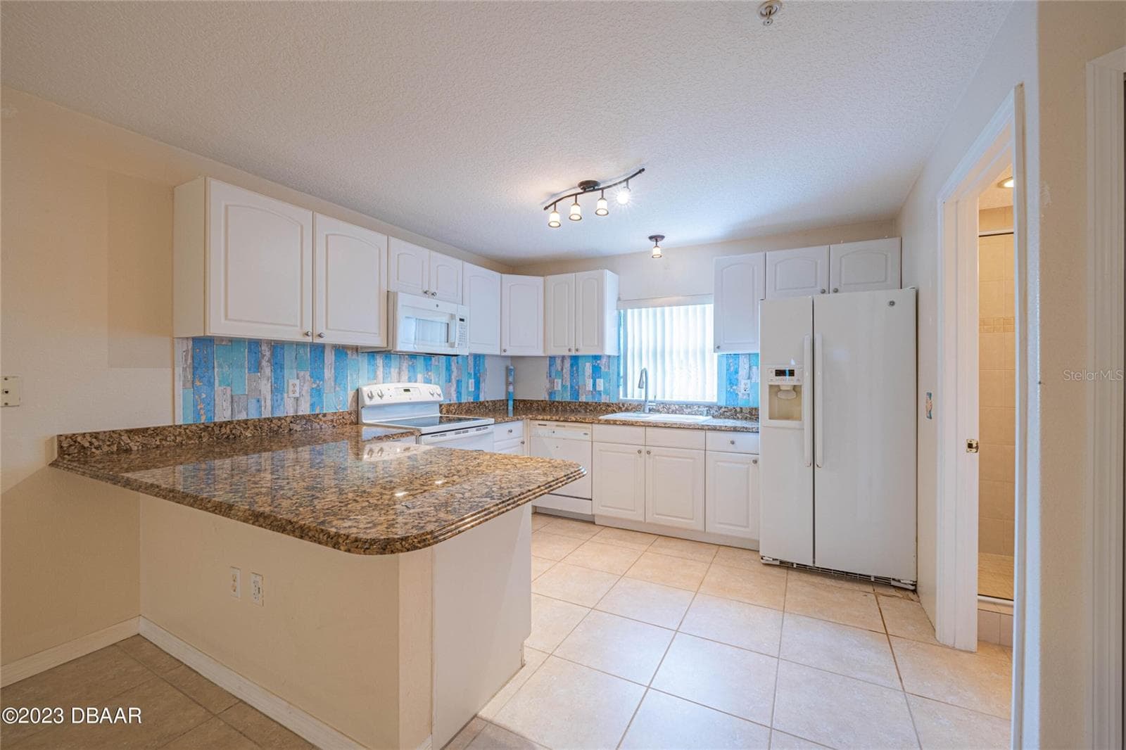 Condominium at 3733 CARDINAL BLVD #2, DAYTONA BEACH, photo 8 of 36