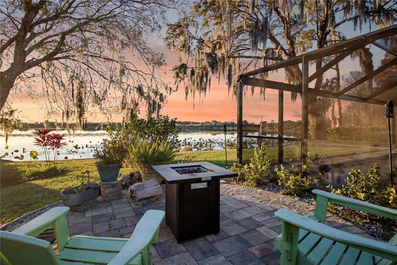 propane fire pit - 601 LAKE PANSY DR NW, WINTER HAVEN