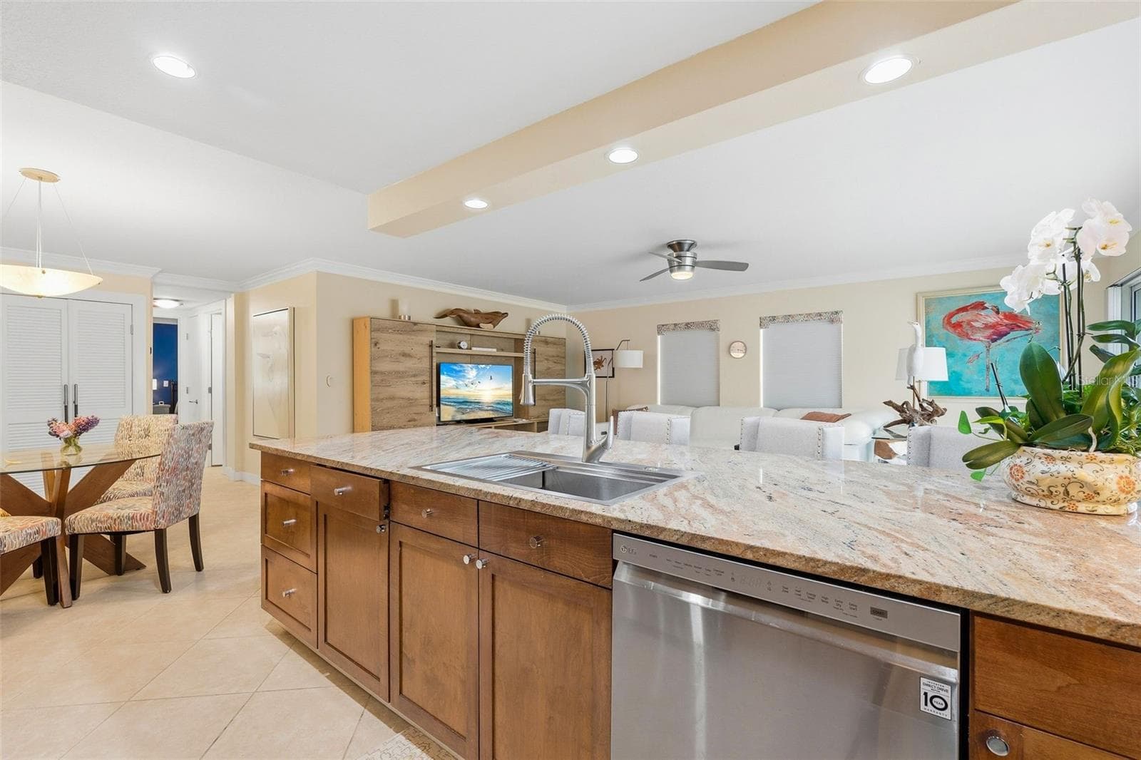 Condominium at 800 BENJAMIN FRANKLIN DR #110, SARASOTA, photo 6 of 36