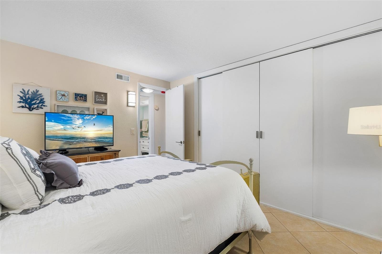 Condominium at 800 BENJAMIN FRANKLIN DR #110, SARASOTA, photo 19 of 36