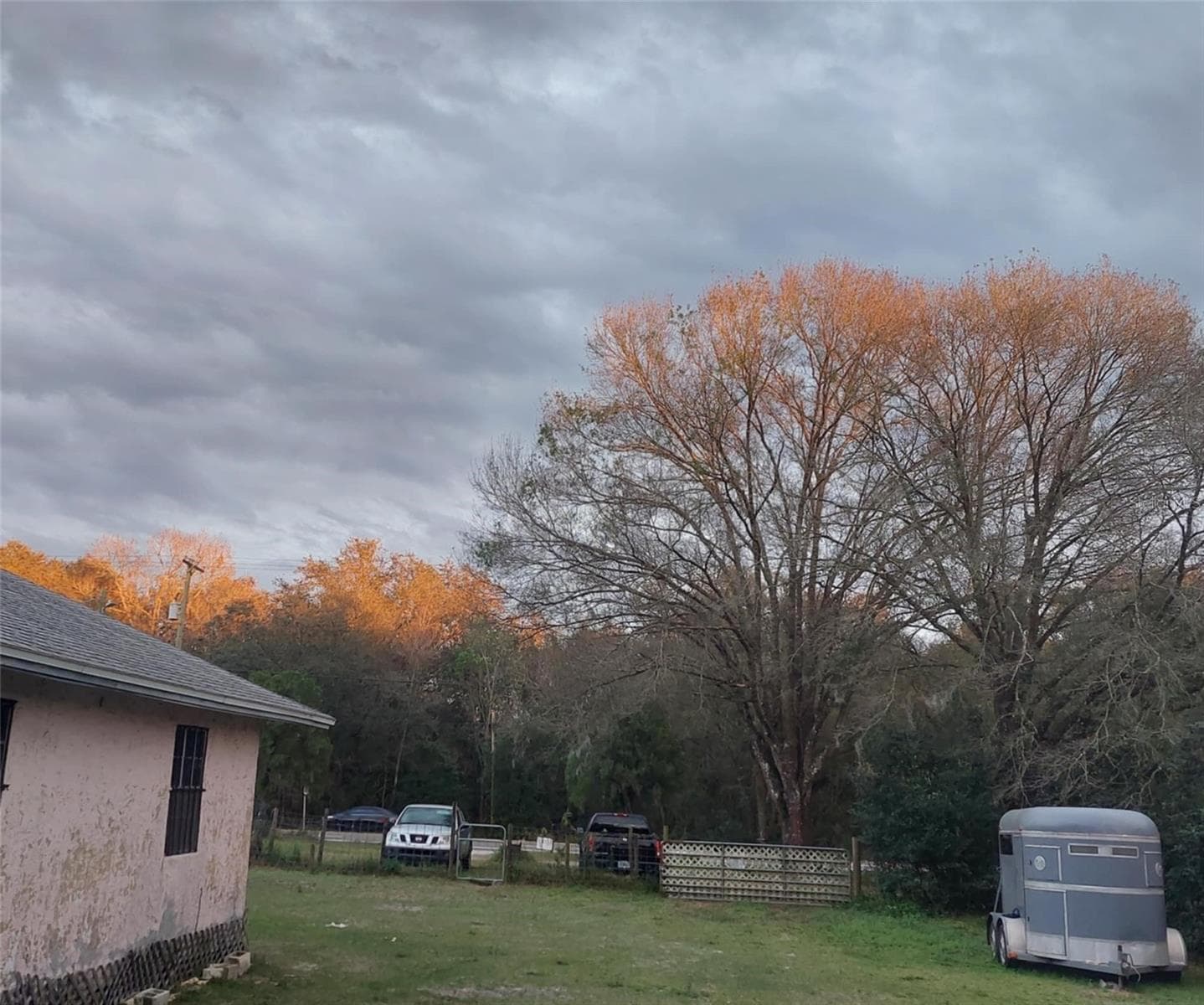 Side of house facing towards the front - 14016 N. HWY 301, THONOTOSASSA