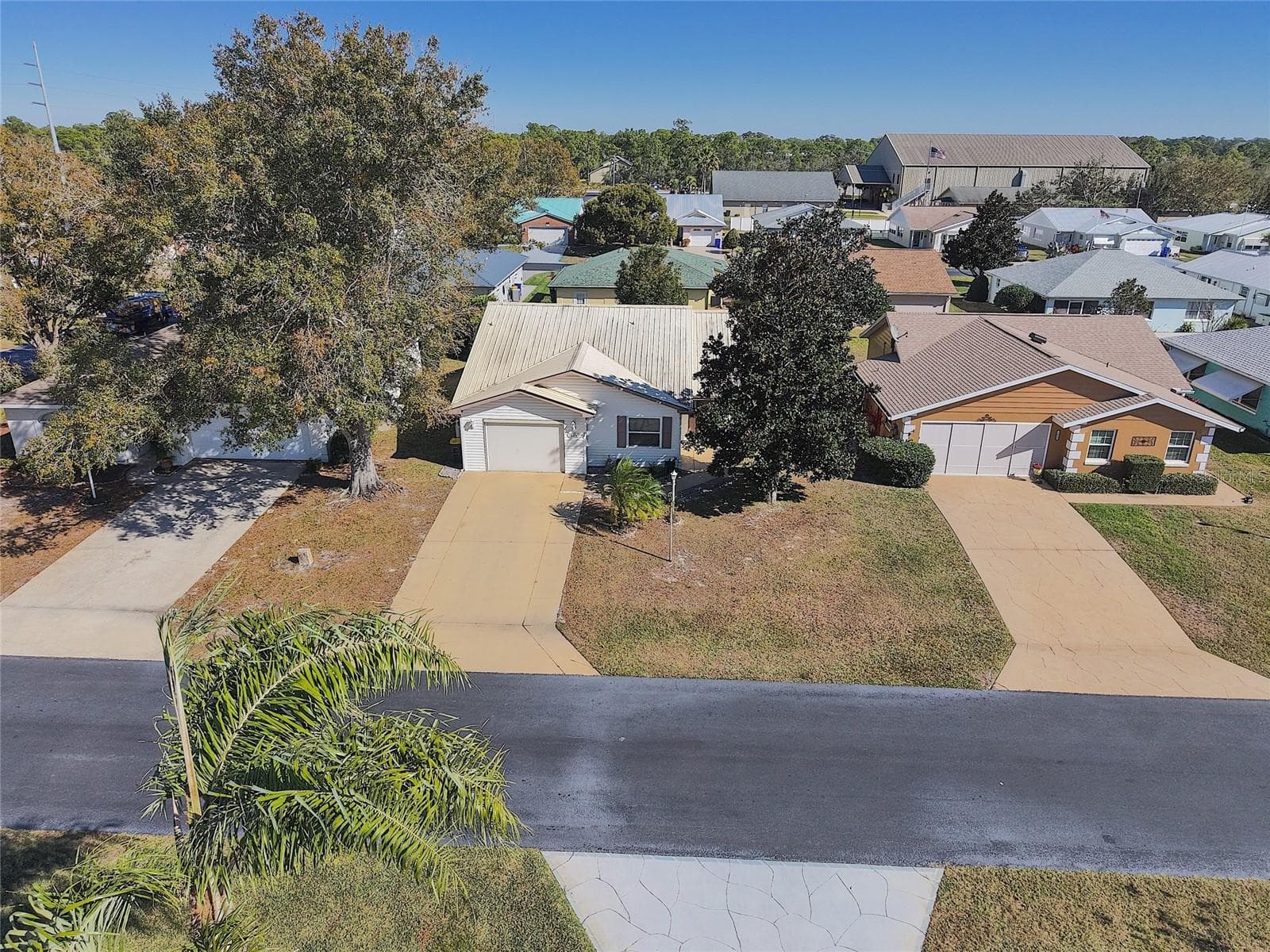 Single Family Residence at 1626 WILLOW RUN, SEBRING, photo 3 of 40