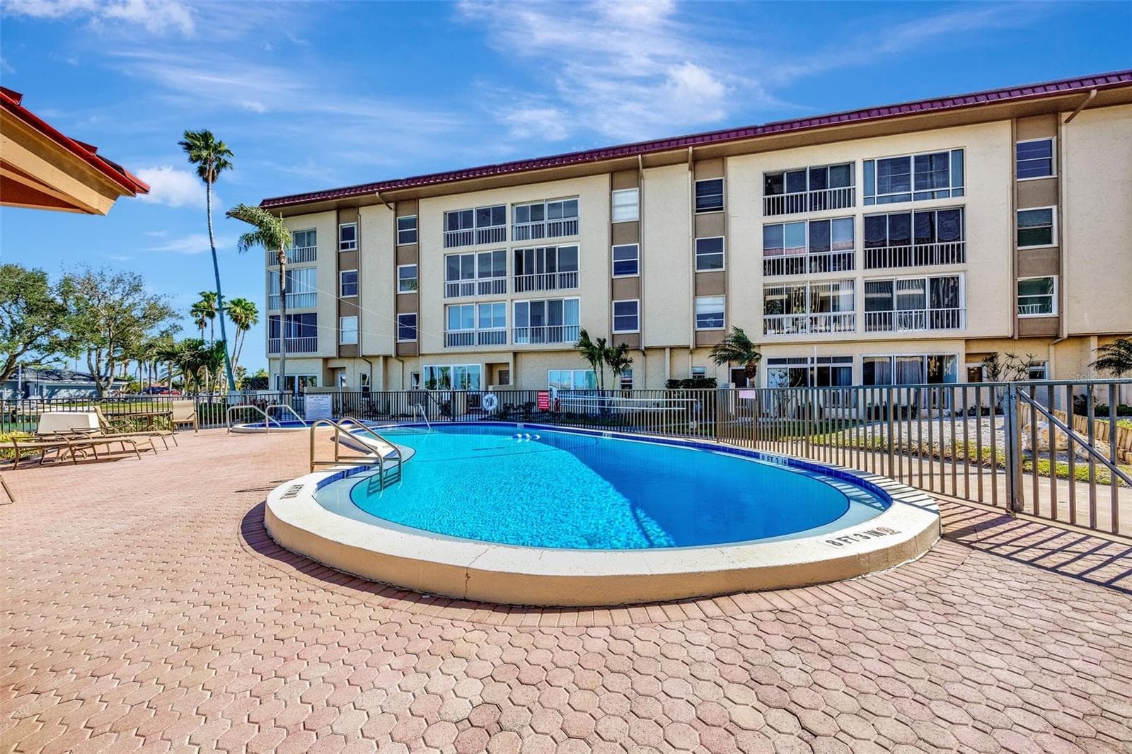 Pool area - 113 ISLAND WAY #241, CLEARWATER BEACH