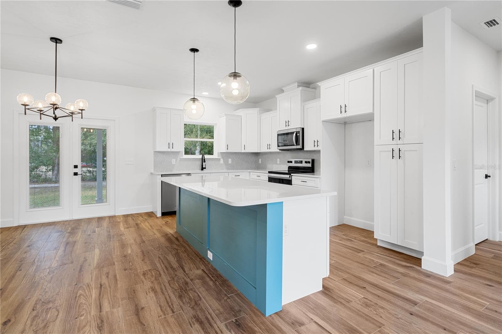Single Family Residence at 601 FISHER DR, BRONSON, photo 5 of 32