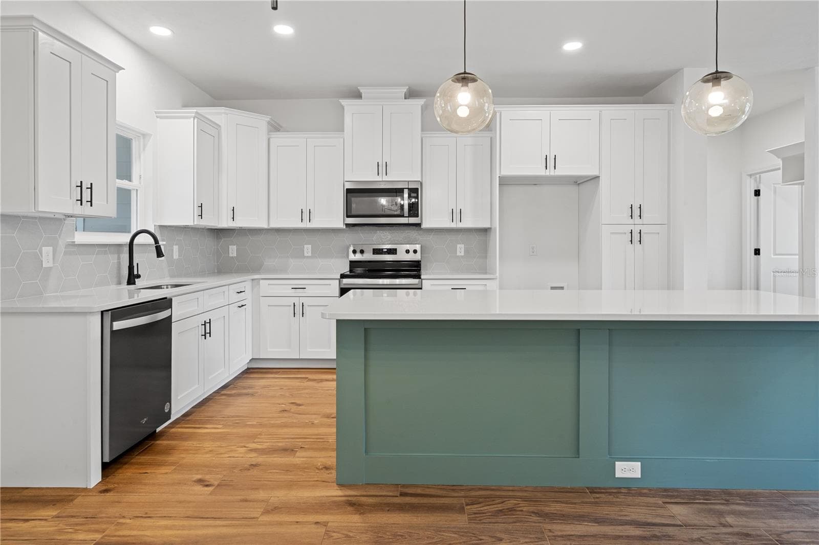 Single Family Residence at 601 FISHER DR, BRONSON, photo 7 of 32