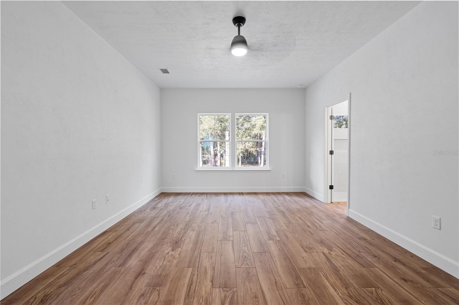 Single Family Residence at 601 FISHER DR, BRONSON, photo 12 of 32