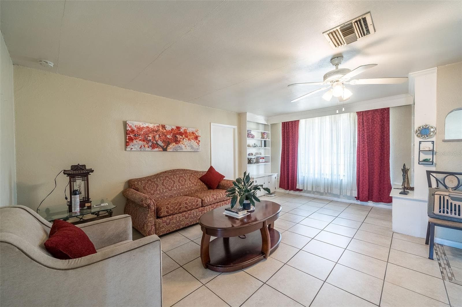 Unit 710 Living Room - 708 N SAINT CLAIR ABRAMS AVE, TAVARES
