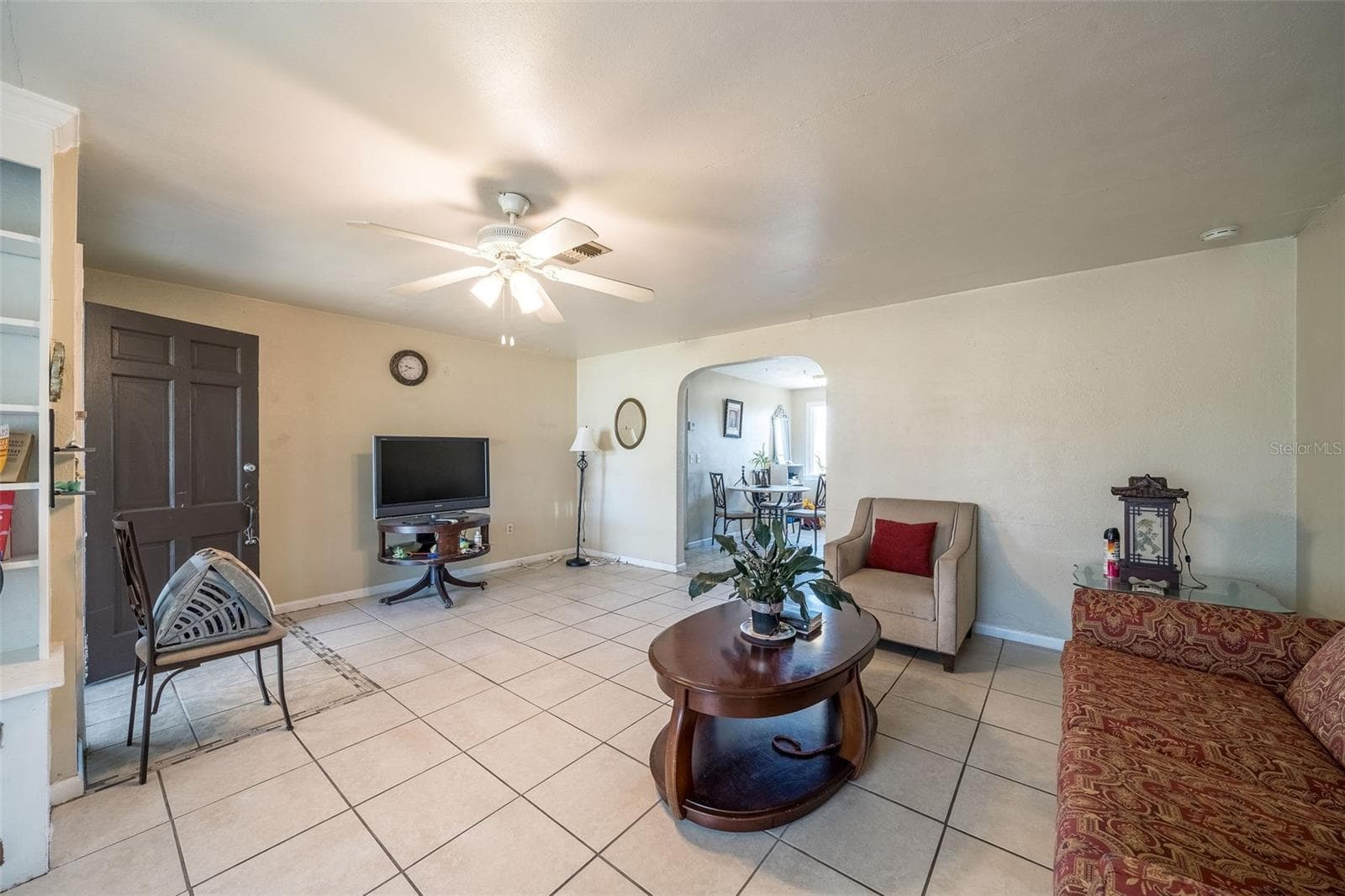 Unit 710 Living Room - 708 N SAINT CLAIR ABRAMS AVE, TAVARES