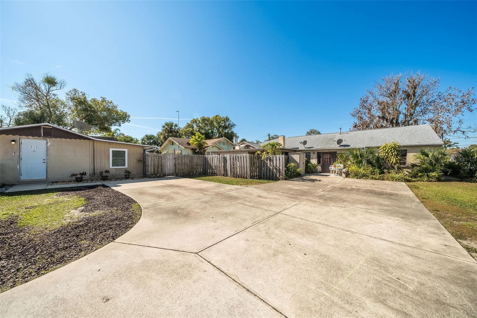 Rear Parking/Driveway - 708 N SAINT CLAIR ABRAMS AVE, TAVARES