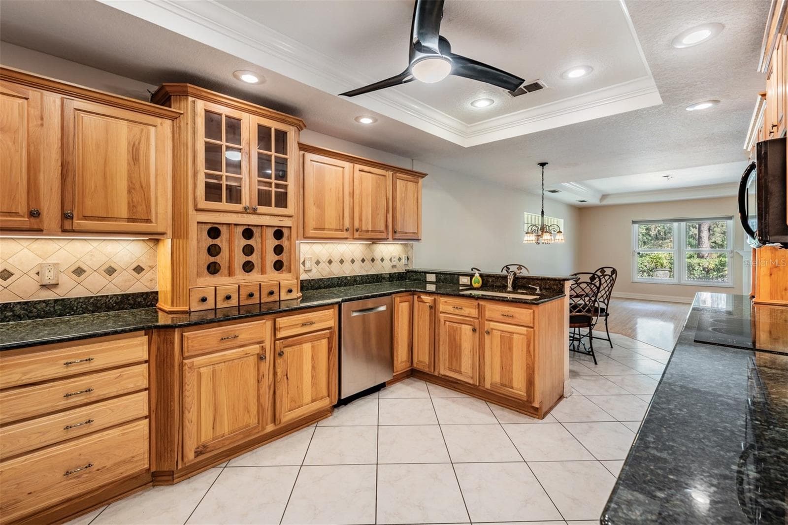 Gourmet kitchen - 10133 COLLAR DR, SAN ANTONIO
