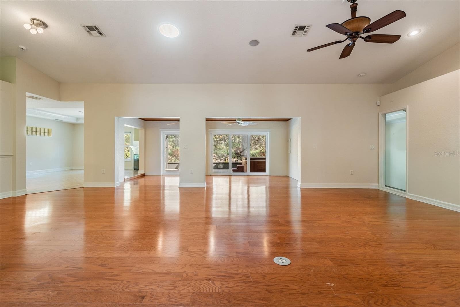 Single Family Residence at 10133 COLLAR DR, SAN ANTONIO, photo 28 of 99