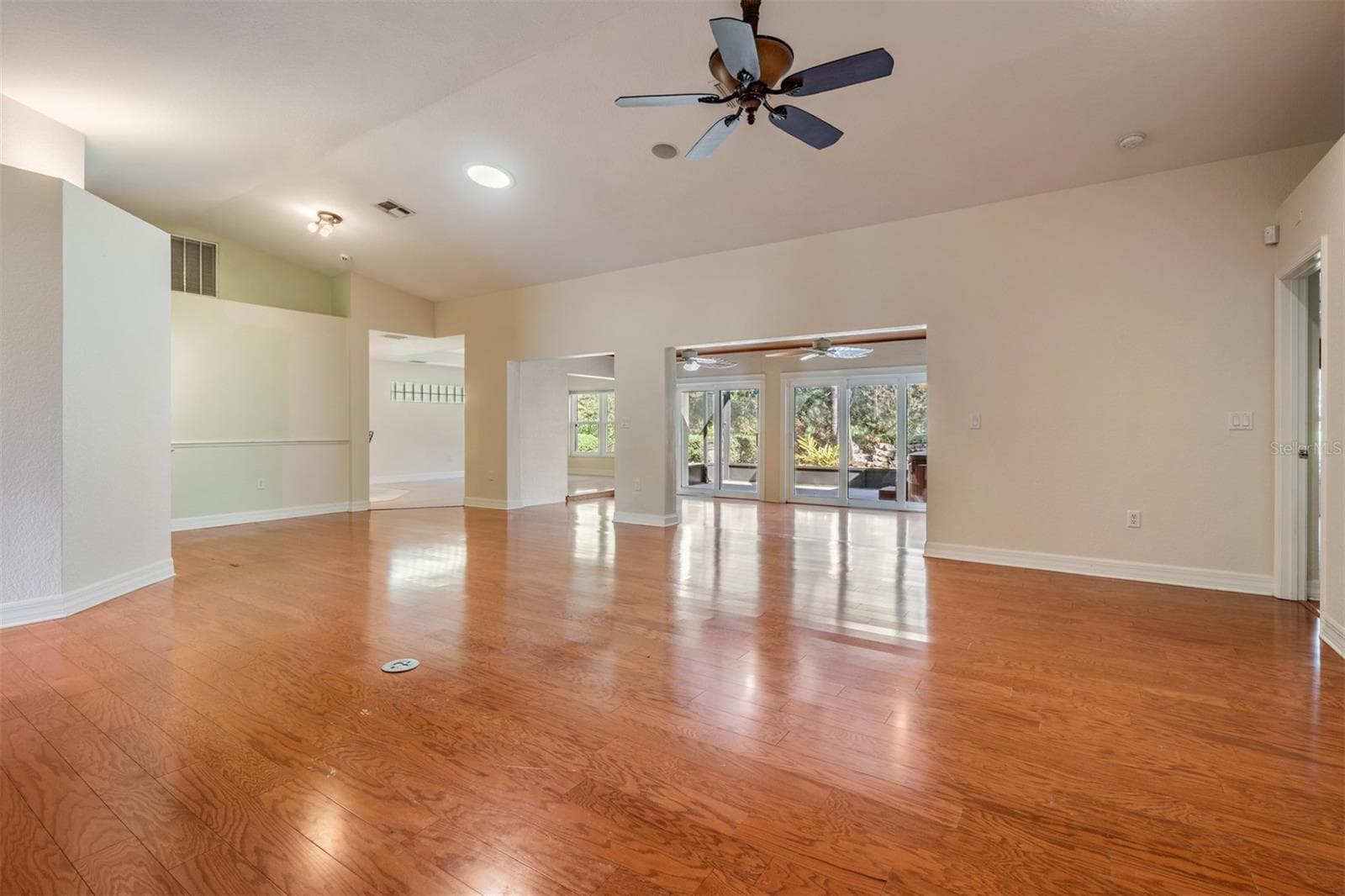 Single Family Residence at 10133 COLLAR DR, SAN ANTONIO, photo 34 of 99