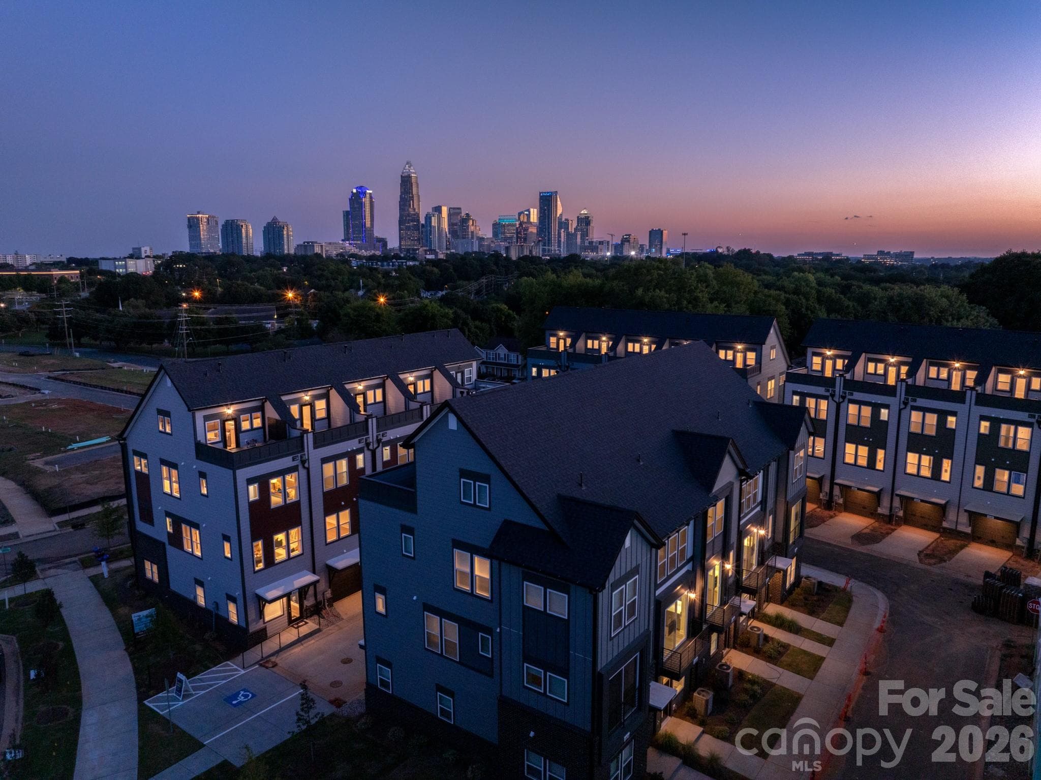Townhouse at Charlotte, photo 2 of 41