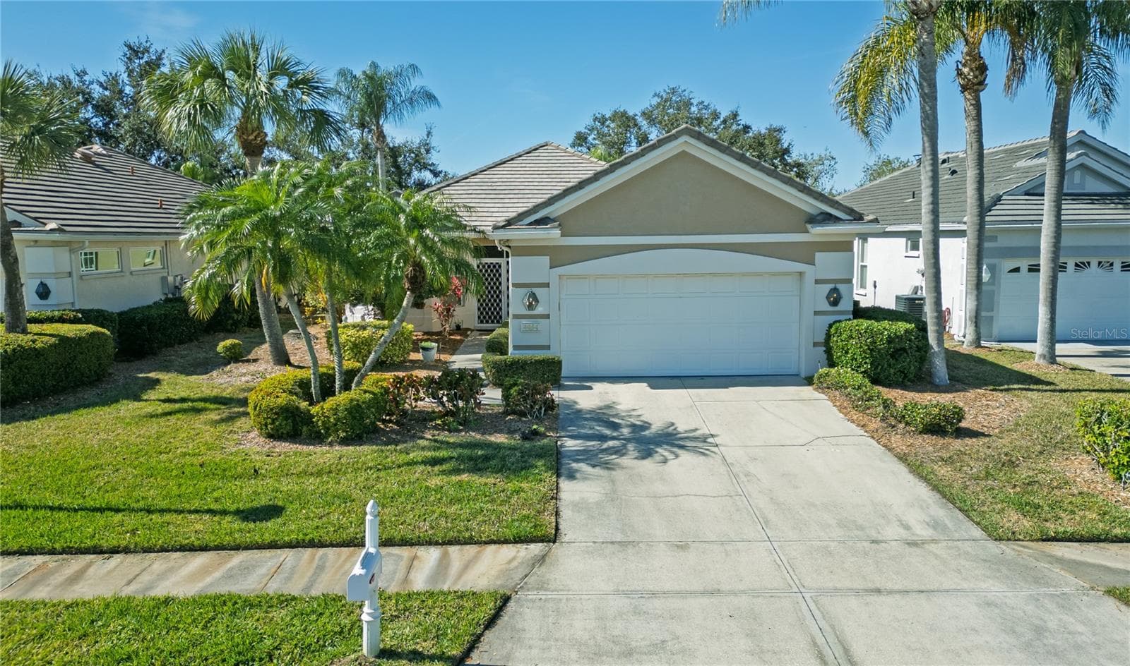 4054 CADDIE DR E