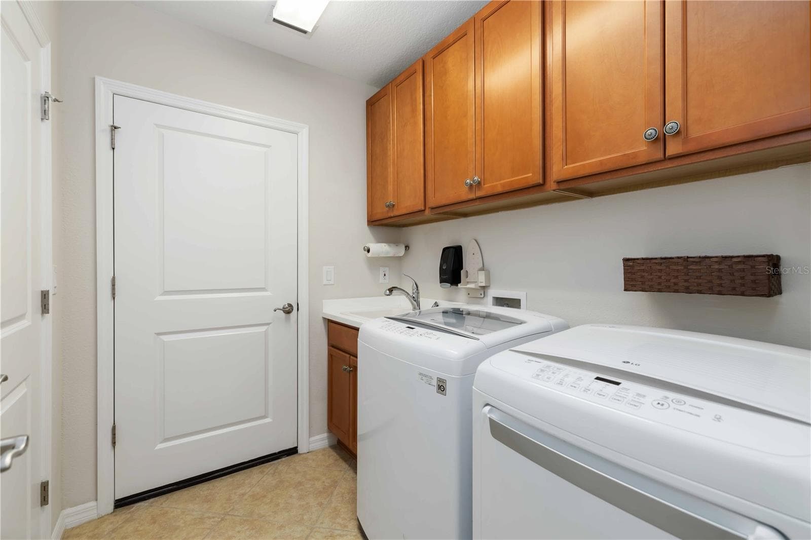 Indoor Laundry Room - 1264 RIVERSCAPE ST #B, BRADENTON