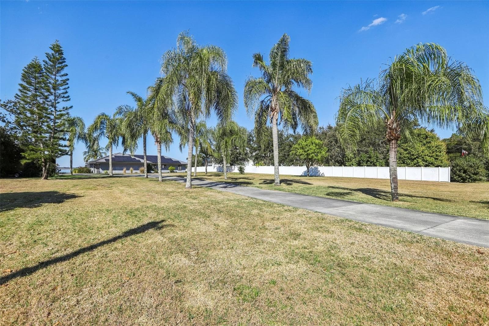 Single Family Residence at 3050 CRUMP RD, WINTER HAVEN, photo 8 of 98