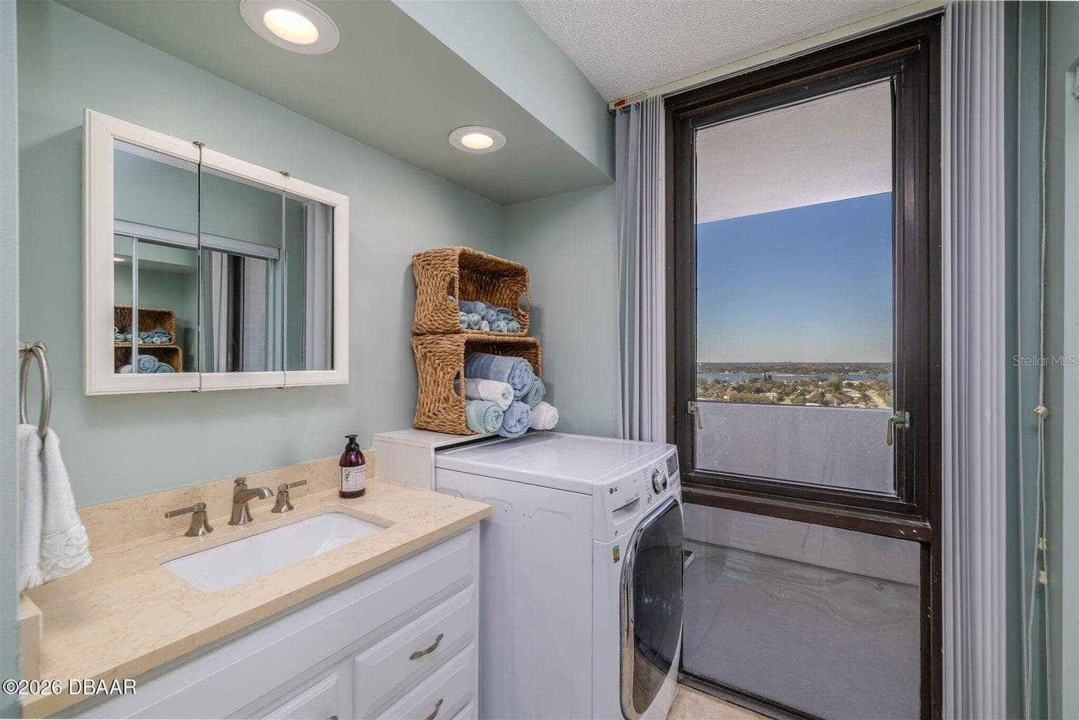 Condominium at 1420 N ATLANTIC AVE #1601, DAYTONA BEACH, photo 16 of 31