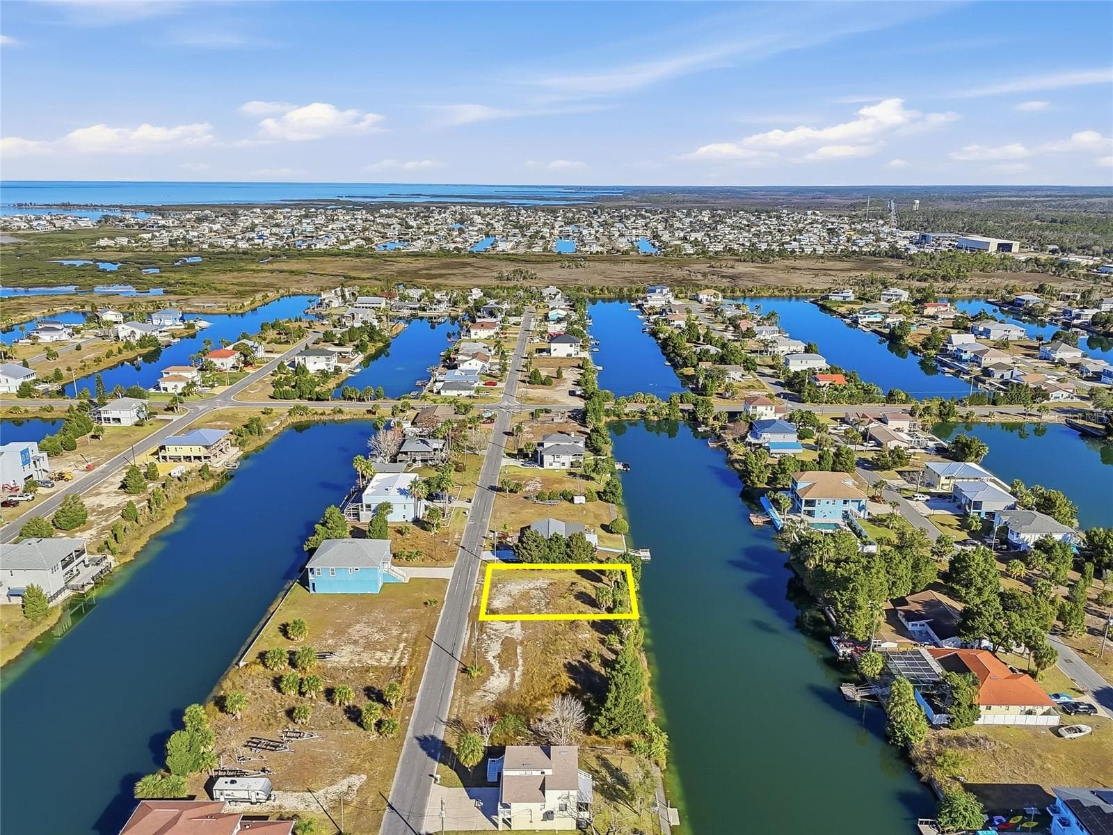 3318 GARDENIA DR