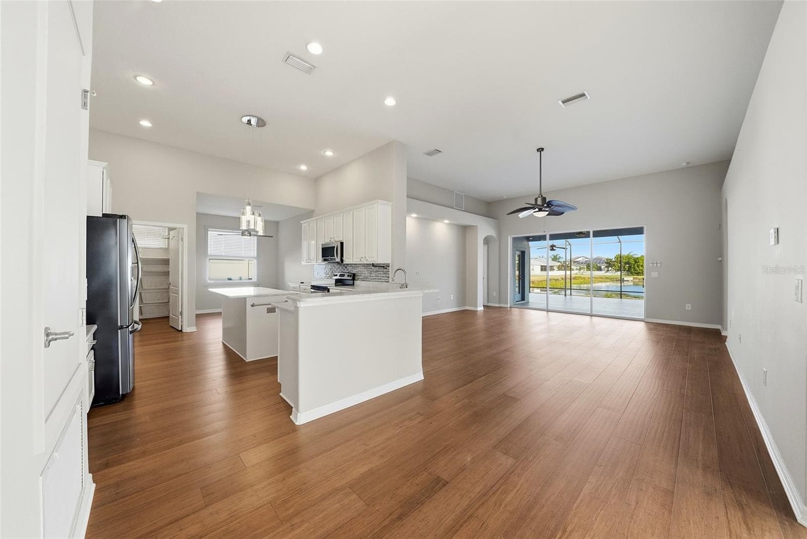Single Family Residence at 13230 GRAHAM YARDEN DR, RIVERVIEW, photo 15 of 41