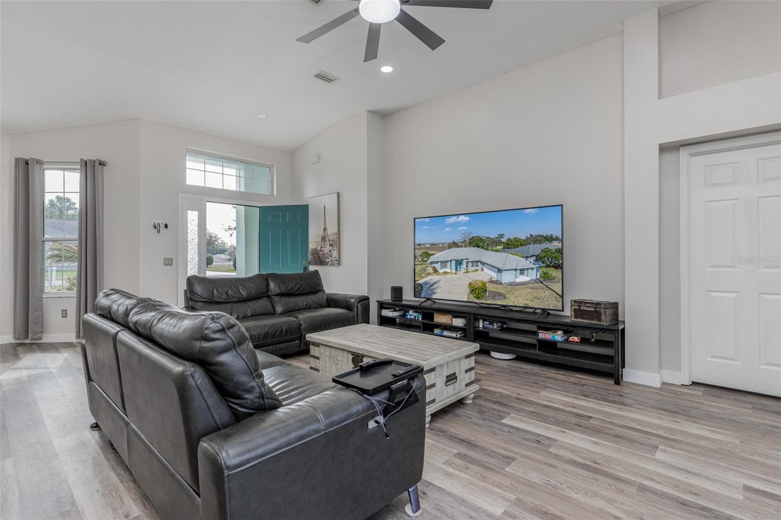 Single Family Residence at 4740 N CRESTLINE DR, BEVERLY HILLS, photo 9 of 44